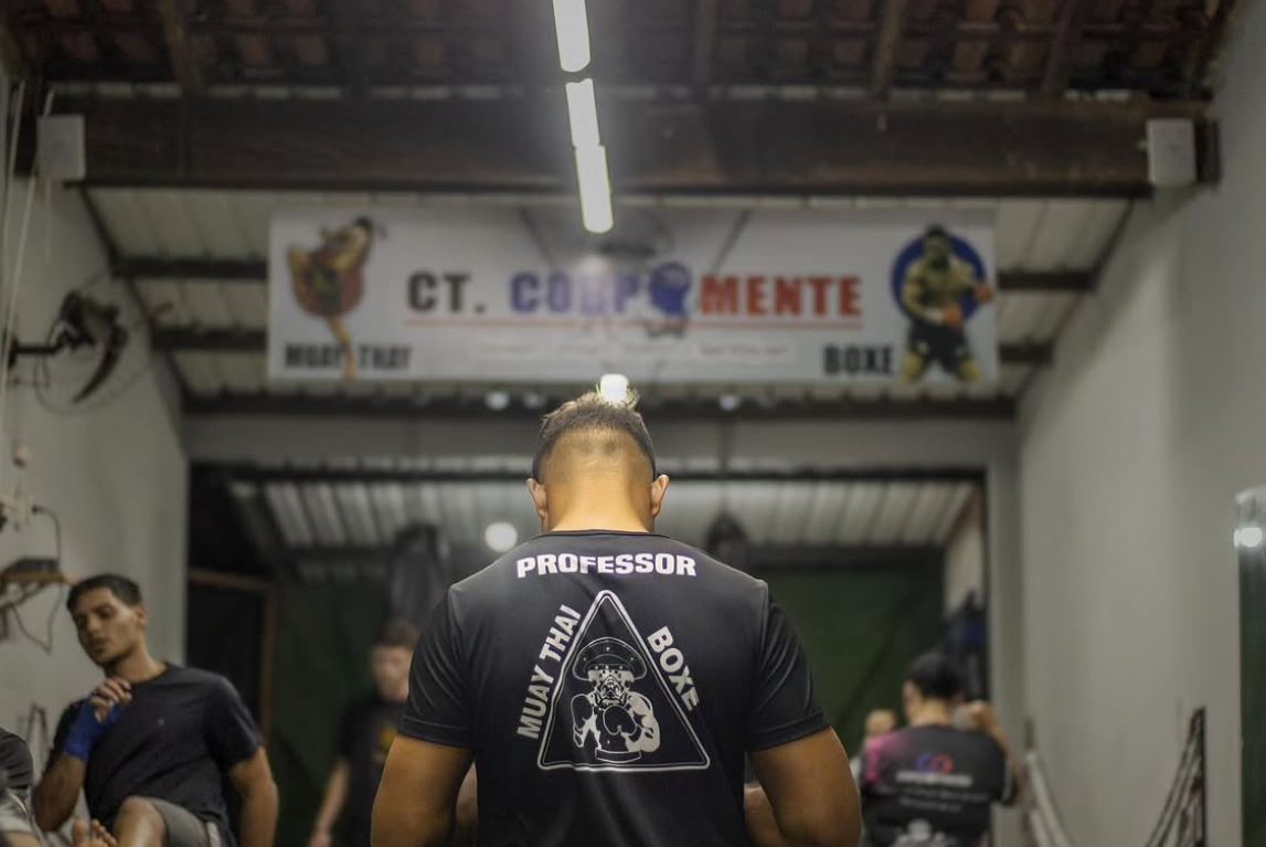 Aluno focado no treino